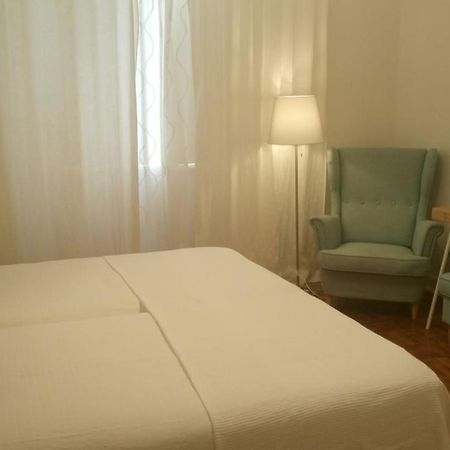 Residencial Rita Bed & Breakfast โอเดมิรา ภายนอก รูปภาพ
