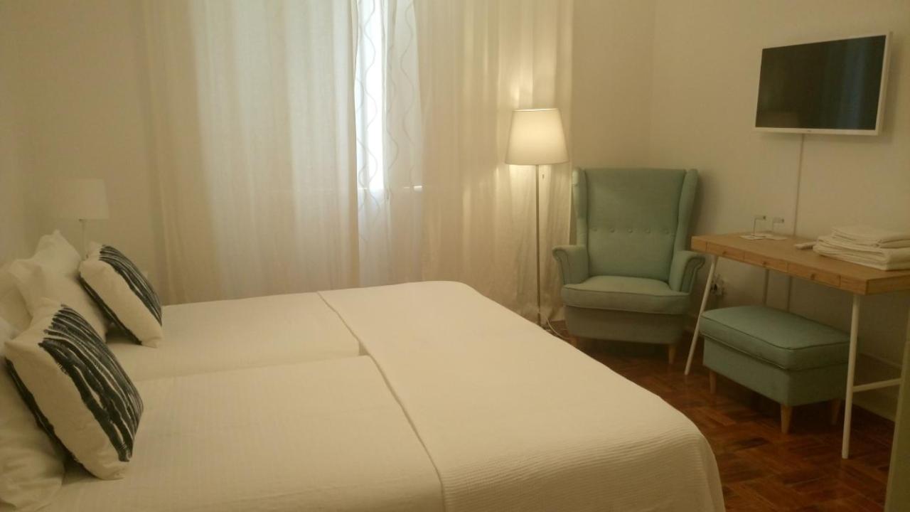Residencial Rita Bed & Breakfast โอเดมิรา ภายนอก รูปภาพ
