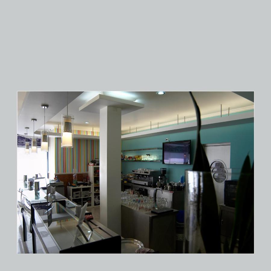 Residencial Rita Bed & Breakfast โอเดมิรา ภายนอก รูปภาพ