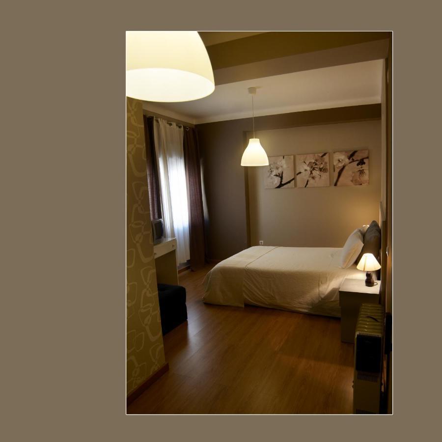 Residencial Rita Bed & Breakfast โอเดมิรา ภายนอก รูปภาพ