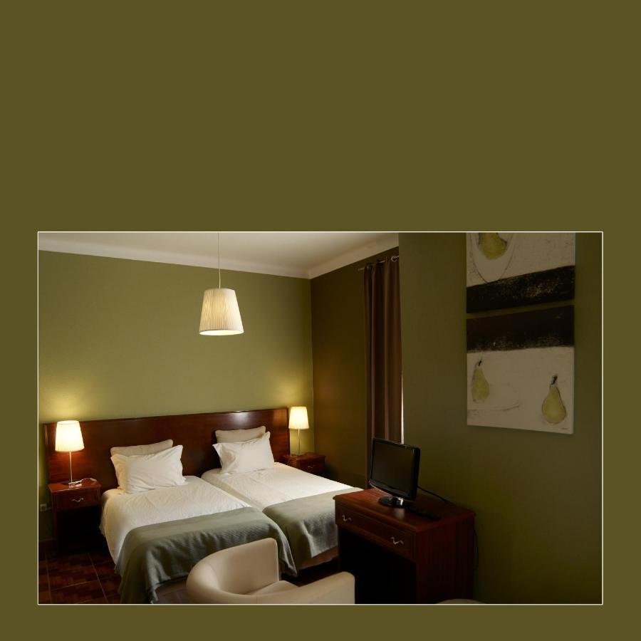Residencial Rita Bed & Breakfast โอเดมิรา ภายนอก รูปภาพ